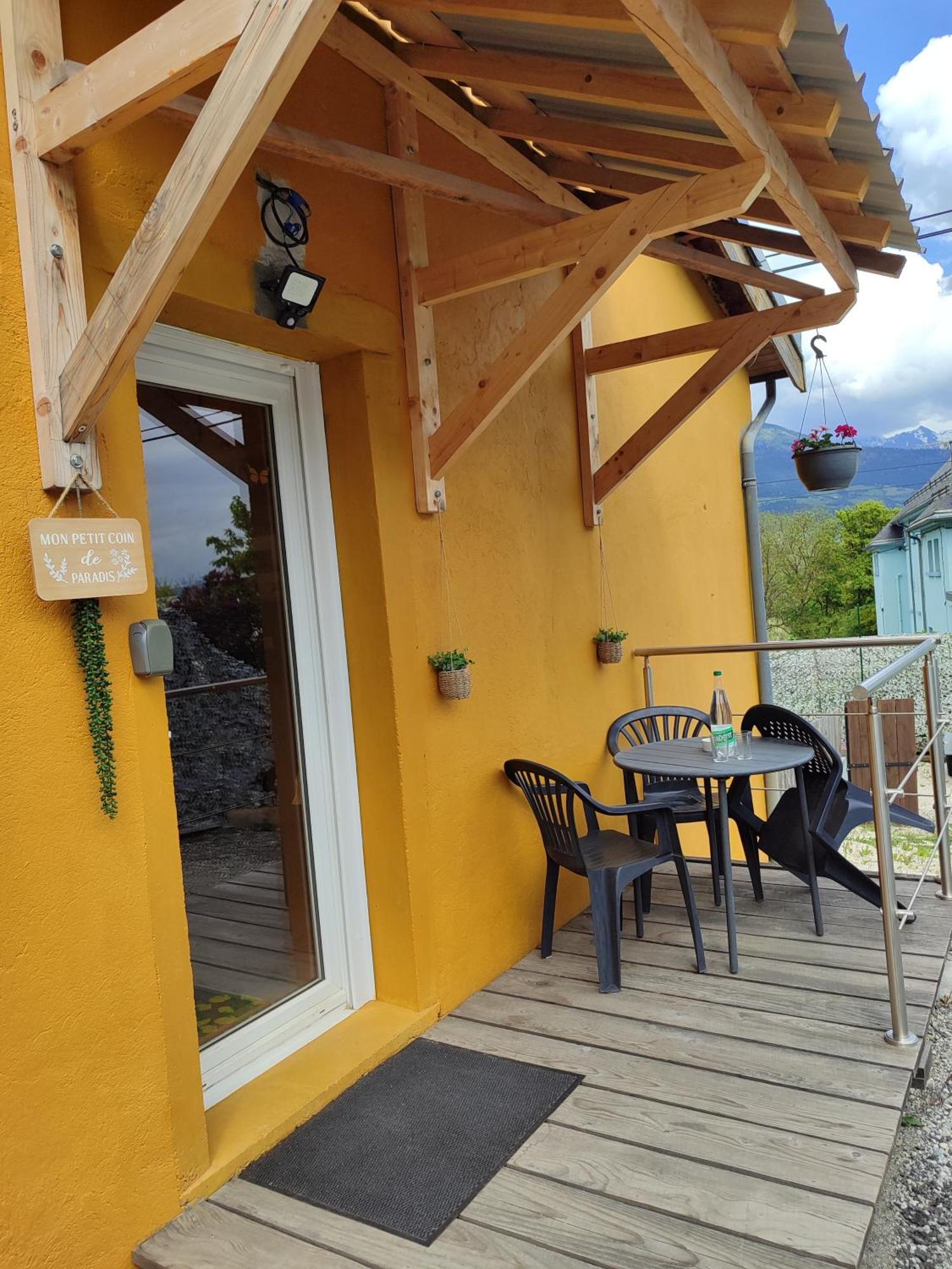 Petit Coin De Bonheur Studio Neuf Avec Terrasse Et Parking Prive A 5Mins Du Centre-Ville La Mure (Isere) Exterior photo